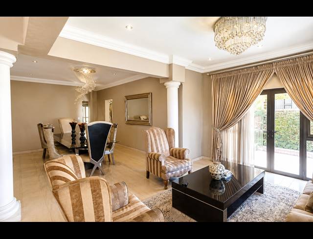6 BEDROOM GOLF ESTATE FOR SALE IN BLUE VALLEY GOLF ESTATE